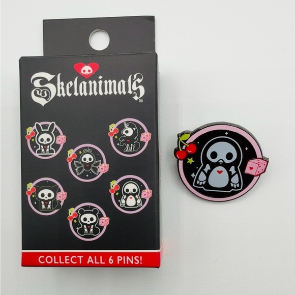 Skelanimals Cherry Blind Box Enamel Pin New Open Box - Pen/Penguin - Picture 1 of 1